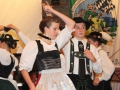 Gaujugendgruppe - sDirndl mitn roadn Miada 2